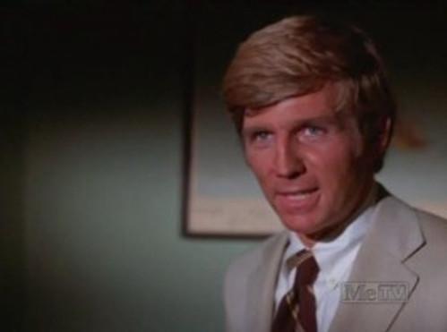 Hawaii Five-O Season 3 Episode 21 - Dear Enemy