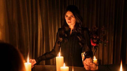 undefined Season 4 Episode 3 - Séance