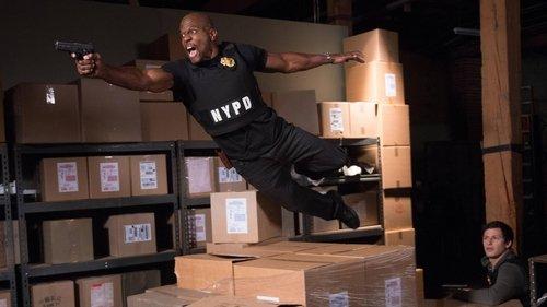 Brooklyn Nine-Nine Season 1 Episode 14 - The Ebony Falcon