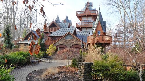 Hotel Hell Season 3 Episode 8 - Landoll's Mohican Castle