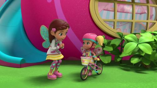 Butterbean's Café Season 1 Episode 19 - The Breadstick Bicycle!