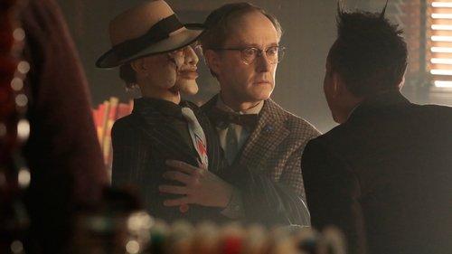 Gotham Season 5 Episode 8 - Legend of Dark Knight: Nothing's Shocking