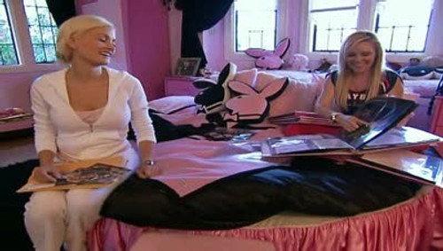 The Girls Next Door Season 5 Episode 12 - Glued to Their Sets