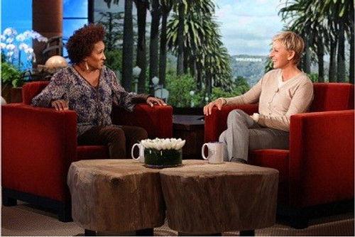 The Ellen DeGeneres Show Season 9 Episode 11 - Wanda Sykes, Joe Jonas, Julianne Hough & Kenny Wormald