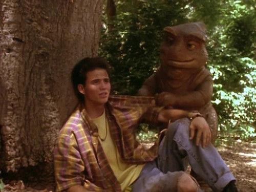 Land of the Lost Season 2 Episode 8 - In Dinos We Trust