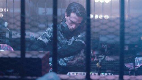 Suburræterna Season 1 Episode 1 - Cages