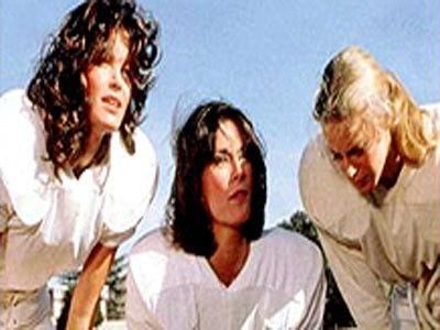 Charlie's Angels Season 2 Episode 19 - Angels in the Backfield