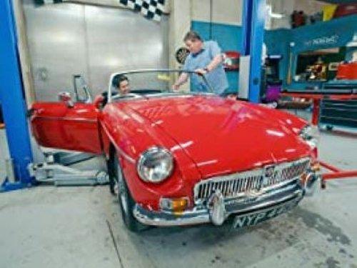 Wheeler Dealers Season 22 Episode 10 - MGB Roadster