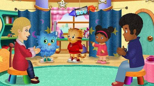 Daniel Tiger's Neighborhood Season 1 Episode 10 - Finding a Way to Play on Backwards Day