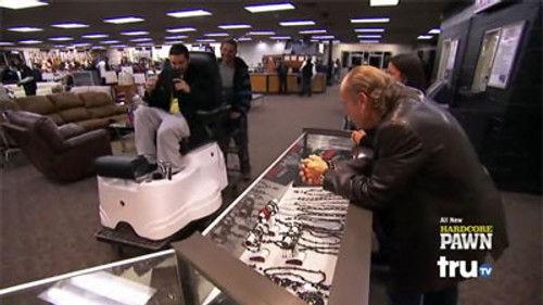 Hardcore Pawn Season 5 Episode 25 - Kill Em All