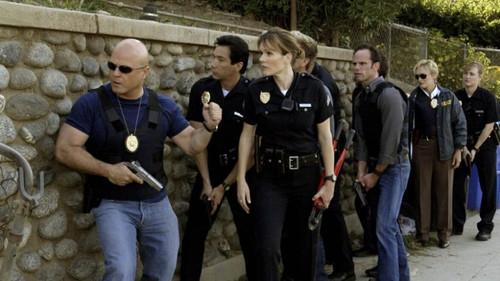 The Shield Season 4 Episode 9 - String Theory