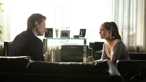 Ringer Season 1 Episode 5 - A Whole New Kind of Bitch