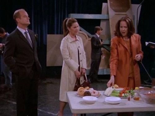 Frasier Season 10 Episode 21 - The Devil and Dr. Phil