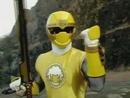 Power Rangers Season 11 Episode 4 - Looming Thunder