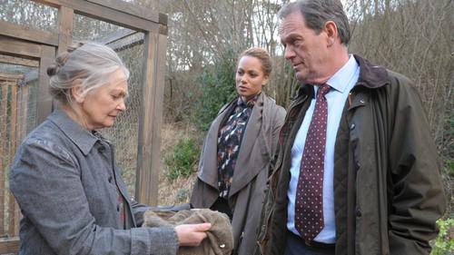 Lewis Season 8 Episode 2 - Entry Wounds (2)