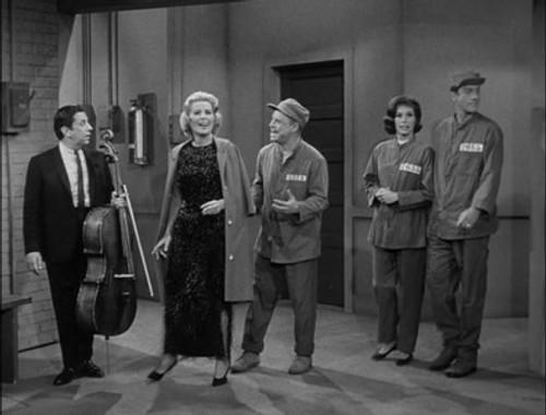 The Dick Van Dyke Show Season 4 Episode 8 - The Alan Brady Show Goes to Jail