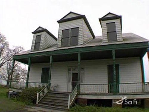 Ghost Hunters Season 2 Episode 3 - Deville's House and Brennan's Restaurant