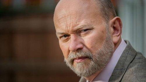 Cucumber Season 1 Episode 3 - Episode 3