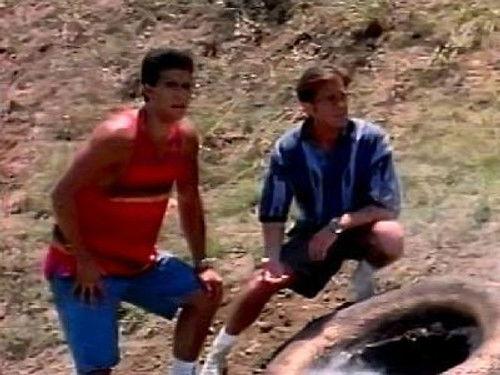 Power Rangers Season 2 Episode 17 - White Light (1)