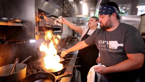 Diners, Drive-Ins and Dives Season 34 Episode 1 - Family Meals