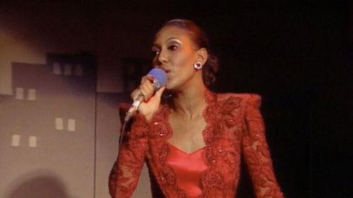 Bosom Buddies Season 1 Episode 16 - The Show Must Go On