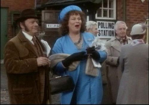 The Darling Buds of May Season 3 Episode 6 - Climb the Greasy Pole (2)