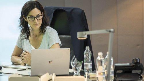 Humans Season 2 Episode 4 - Episode 4