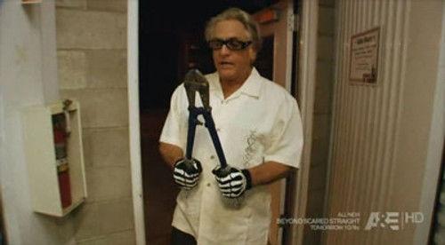 Storage Wars Season 1 Episode 9 - Collector's Last Stand