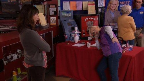 Parks and Recreation Season 4 Episode 13 - Bowling for Votes