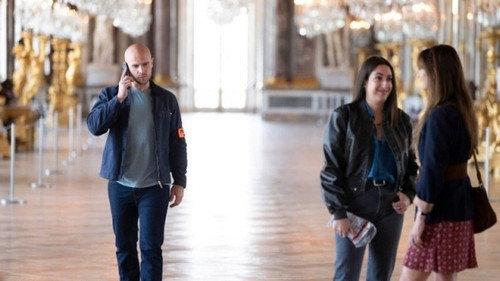 undefined Season 7 Episode 1 - Versailles, Are You There?