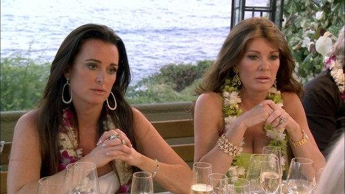 The Real Housewives of Beverly Hills Season 2 Episode 18 - A Day Late, an Apology Short
