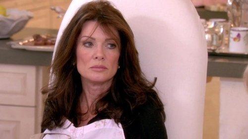 The Real Housewives of Beverly Hills Season 1 Episode 4 - It's My Party and I'll Spend if I Want To