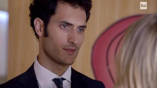 A doctor in the family Season 8 Episode 21 - Casale vendesi