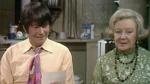 On the Buses Season 3 Episode 11 - Going Steady