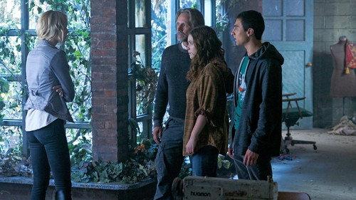 Bitten Season 3 Episode 3 - Right Behind You