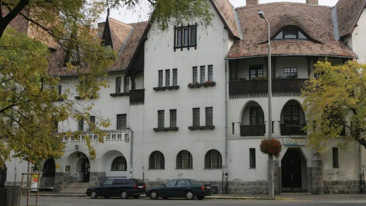 Among Friends backdrop