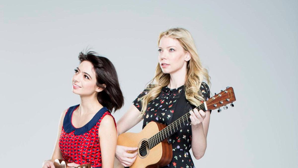 Garfunkel and Oates backdrop