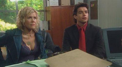 Outrageous Fortune Season 1 Episode 12 - To Be Honest As This World Goes