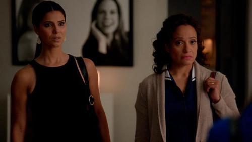 Devious Maids Season 1 Episode 7 - Taking a Message